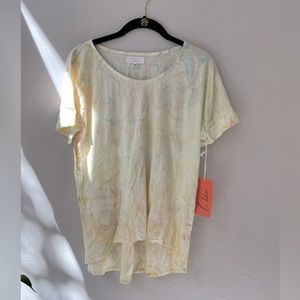 REVOLVE LA DETRESSE YELLOW SHERBET TIE DYE SWIRL HIGH LOW TEE M